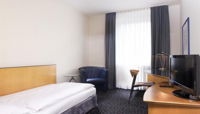 Hotel Days Inn Berlin City South poza 1