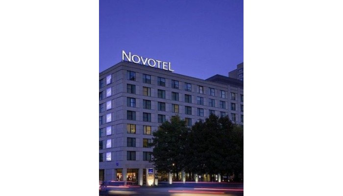 Hotel Novotel Berlin Mitte poza 0