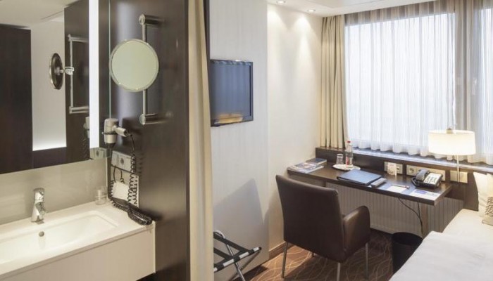 Hotel Park Inn By Radisson Berlin Alexanderplatz poza 5