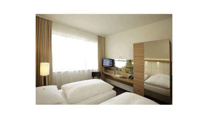 Hotel Ramada Berlin Alexanderplatz poza 1
