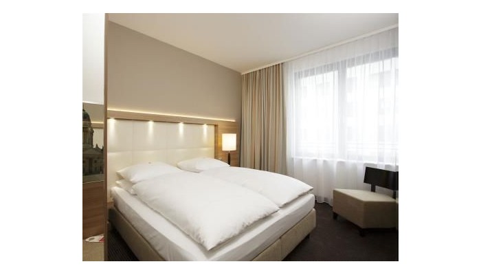 Hotel Ramada Berlin Alexanderplatz poza 7