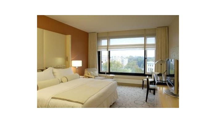 Sheraton Berlin Grand Hotel Esplanade poza 6