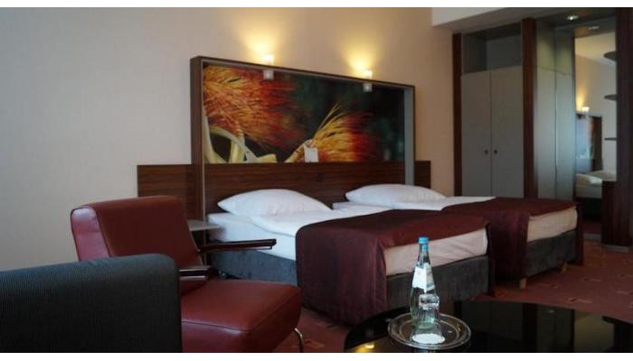 Azimut Hotel Cologne City Center poza 5