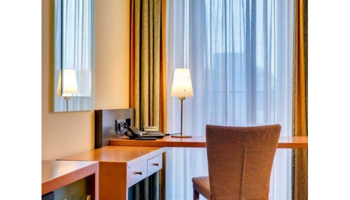 Hotel Park Inn By Radisson Cologne City West poza 5