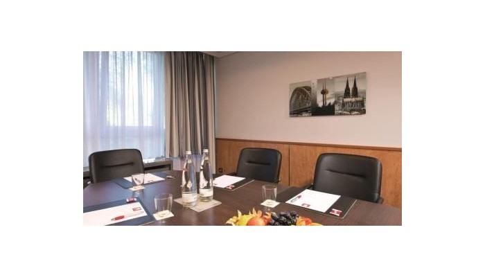 Leonardo Hotel Koln Bonn Airport poza 9