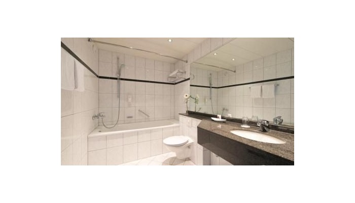 Leonardo Hotel Koln Bonn Airport poza 5