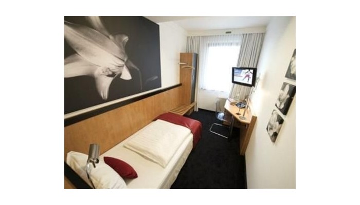 Hotel Tryp By Wyndham Dusseldorf City Centre poza 9