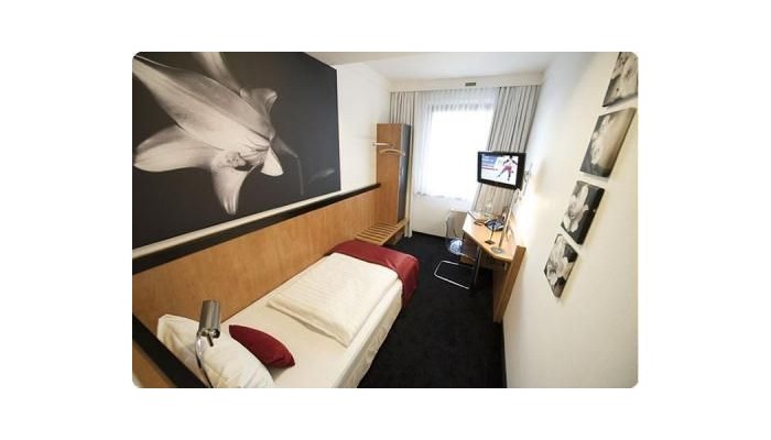 Hotel Tryp By Wyndham Dusseldorf City Centre poza 1