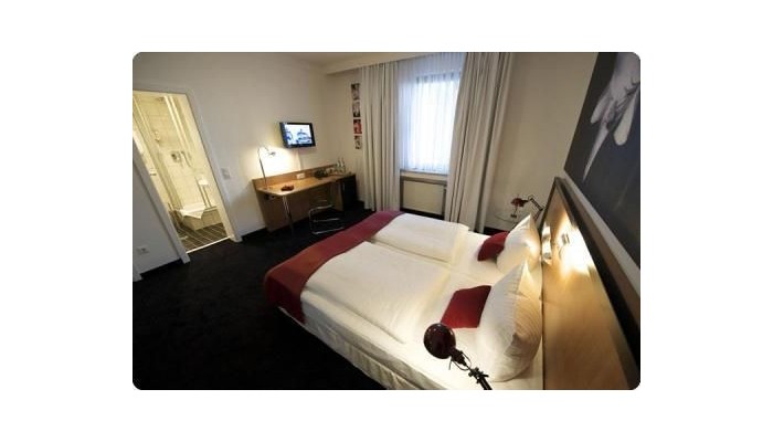 Hotel Tryp By Wyndham Dusseldorf City Centre poza 12