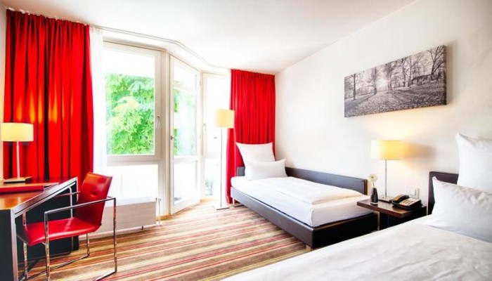 Hotel Leonardo City West poza 3