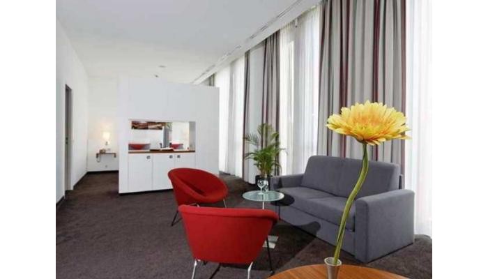Hotel Hilton Garden Inn Stuttgart Neckarpark poza 5